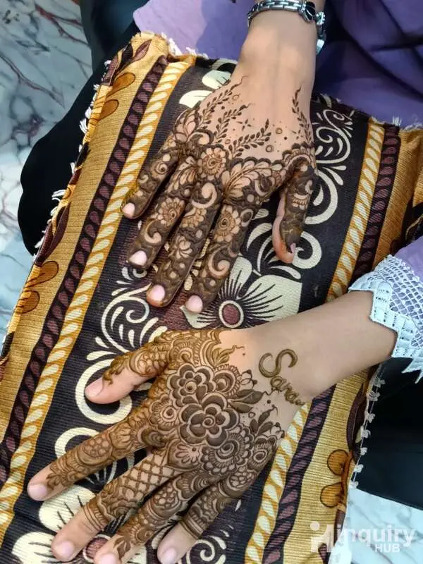 Azra Mehndi Artist