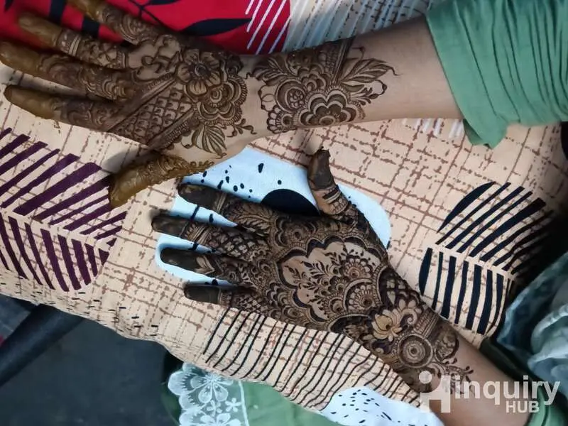 Azra Mehndi Artist