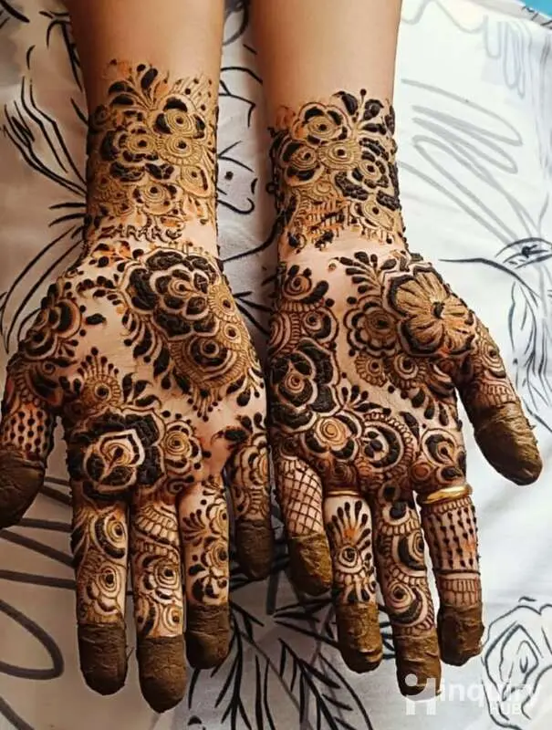 Aaliya Mehndi Artist