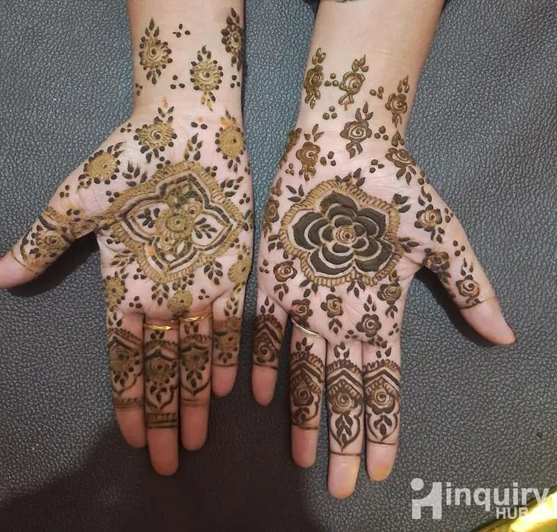 Aaliya Mehndi Artist