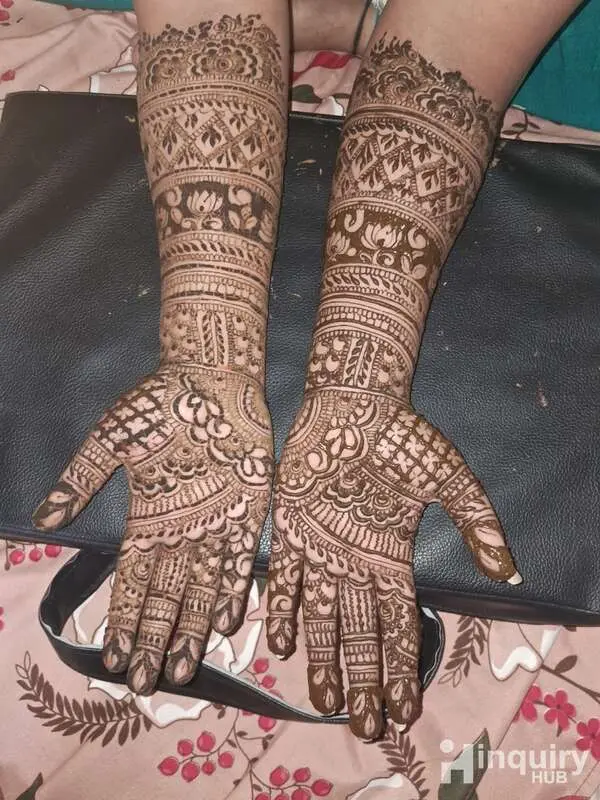 Aaliya Mehndi Artist