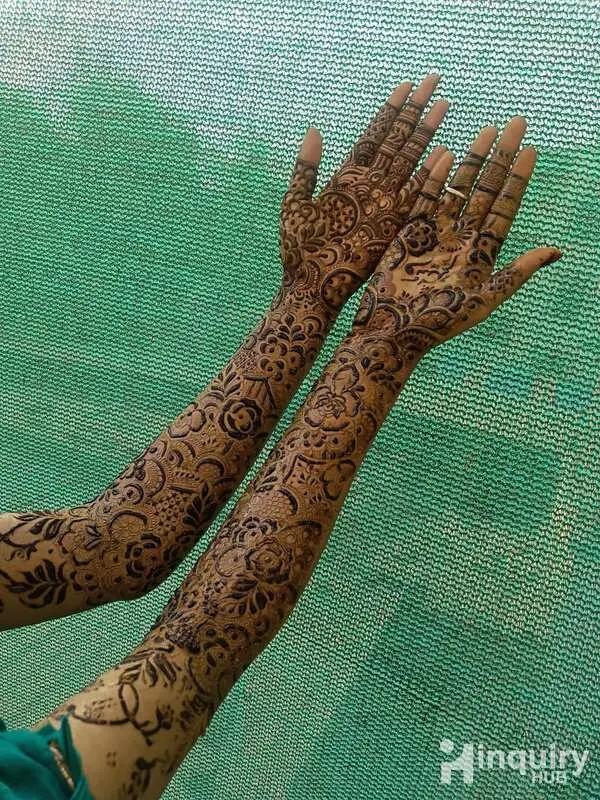 Aaliya Mehndi Artist