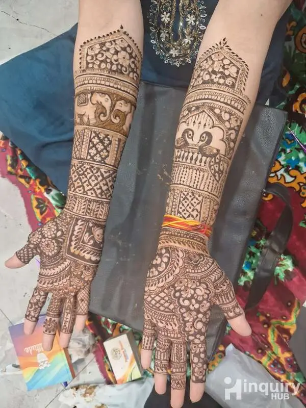 Aaliya Mehndi Artist