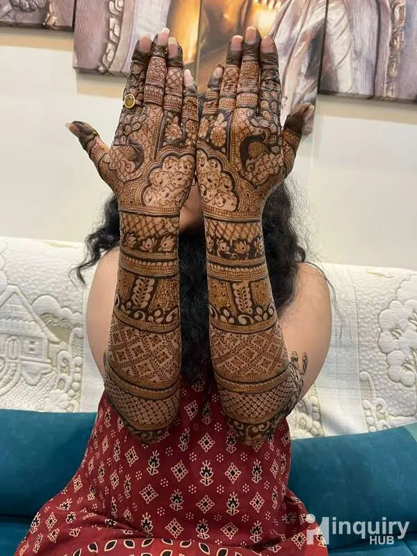 Jinnat Mehndi Artist