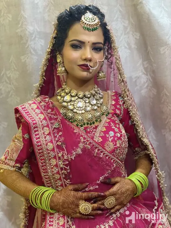 Anshika Makeoveo
