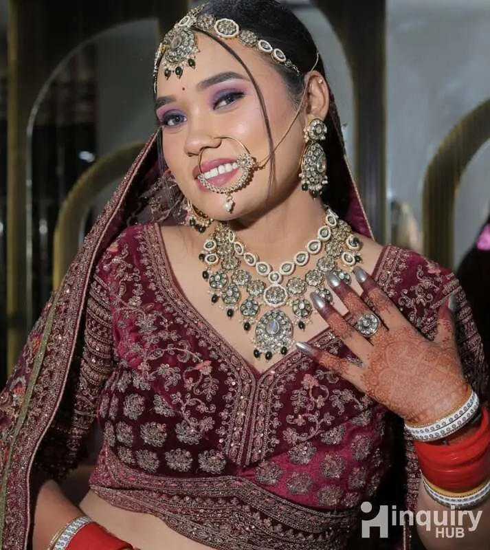 Anshika Makeoveo