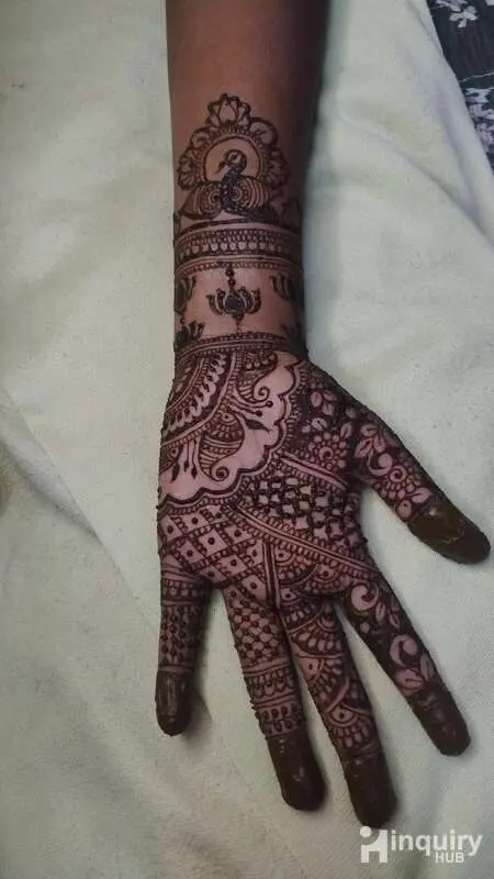 V Dhanasri Mehandi Artist