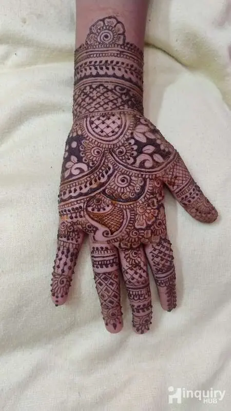 V Dhanasri Mehandi Artist