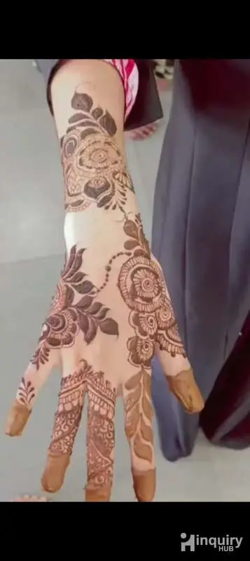 Alisha Mehndi Artist