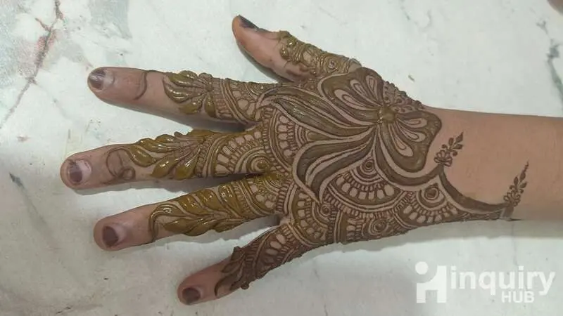 Alisha Mehndi Artist