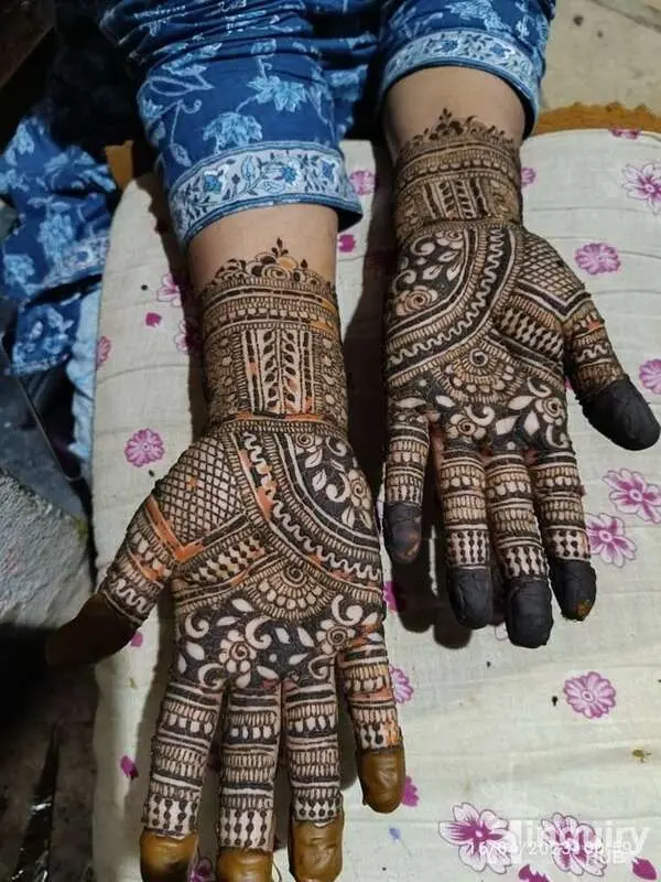 Minakshi Mahendi
