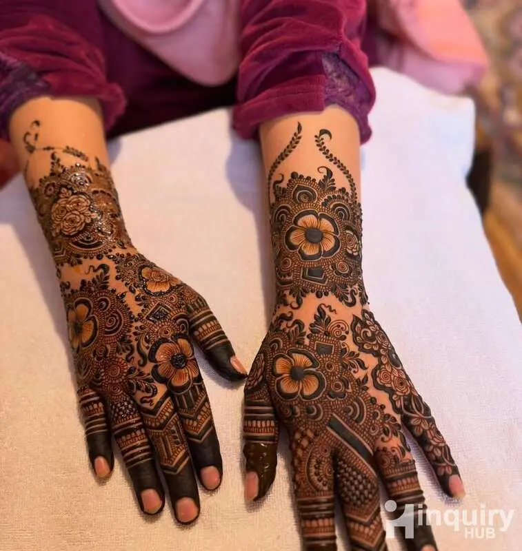 Saniyaa Mehndi Artist