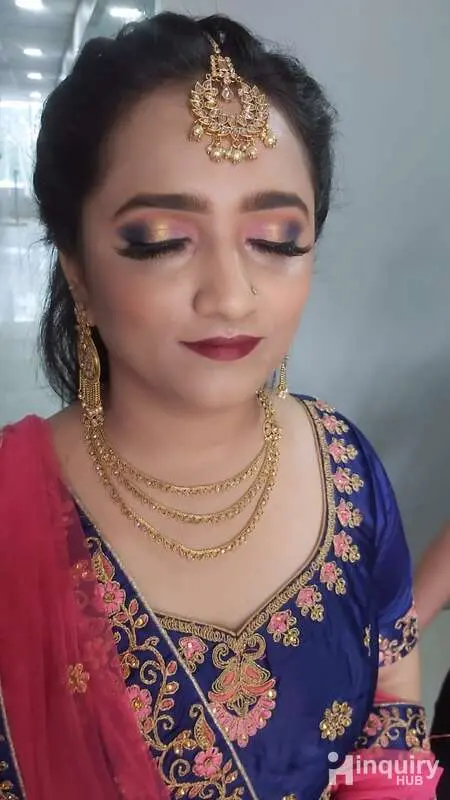Van Shika Beauty Bliss