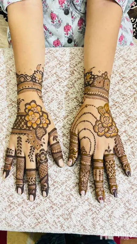 Meenu Mehandi Artist