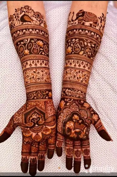 Ananya Mehndi Artist