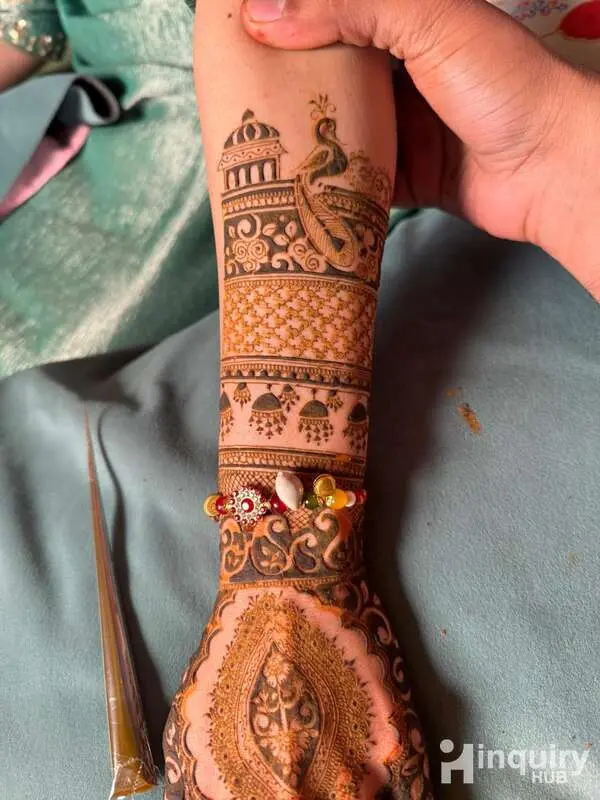 Ananya Mehndi Artist