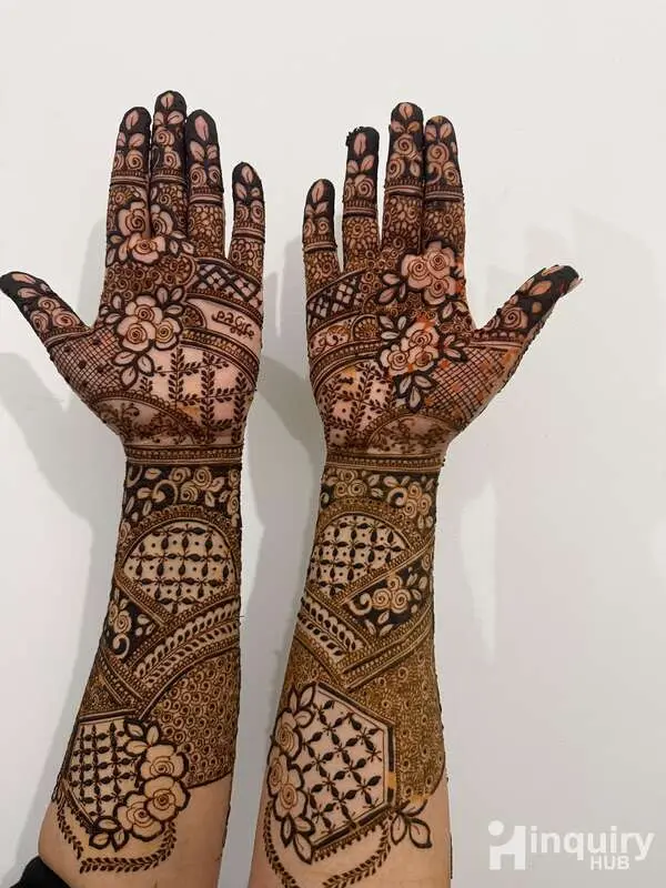 Ananya Mehndi Artist