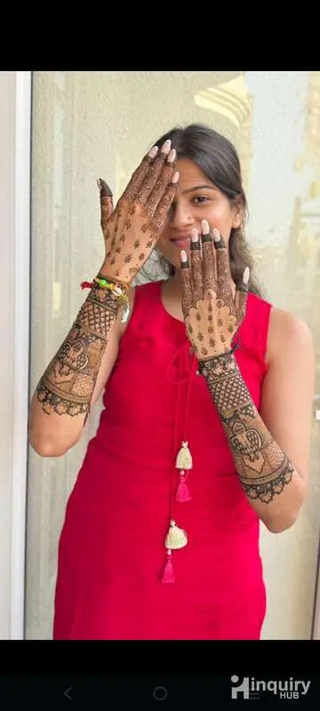 Ananya Mehndi Artist