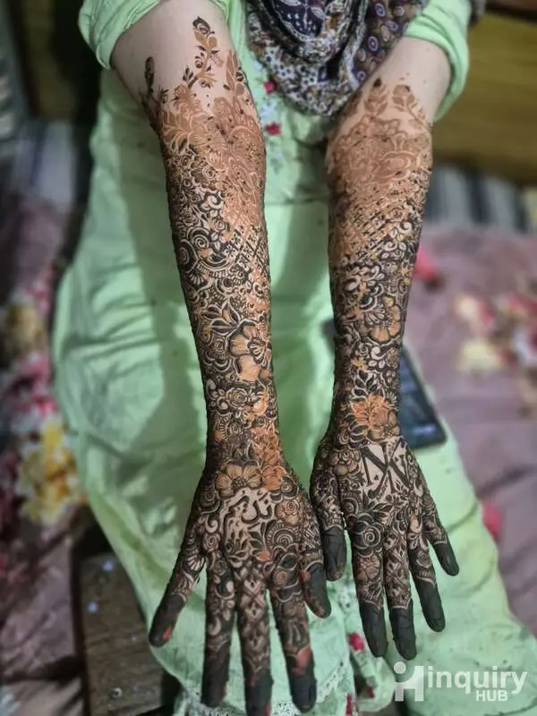 Zoha Mhendi Artist