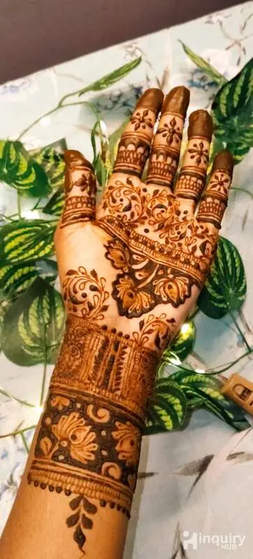 Amina Mehendi Academy