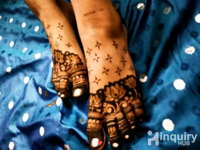 Amina Mehendi Academy