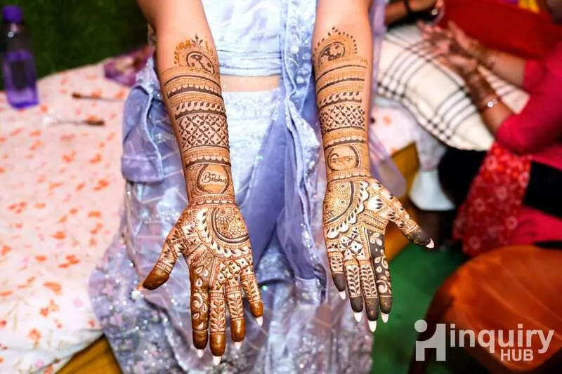 Amina Mehendi Academy