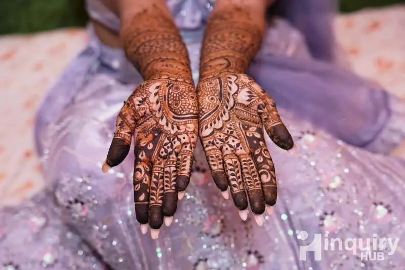 Amina Mehendi Academy