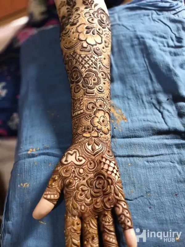 Alina  Mehendi Artist