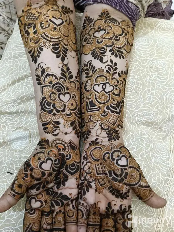 Asiya Parveen Mehndi Artist