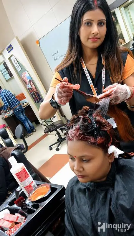 Makeup Artist Divya