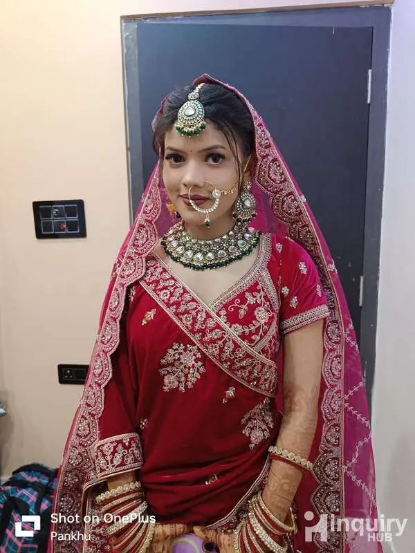 Pinki Mandal Makeup Artist
