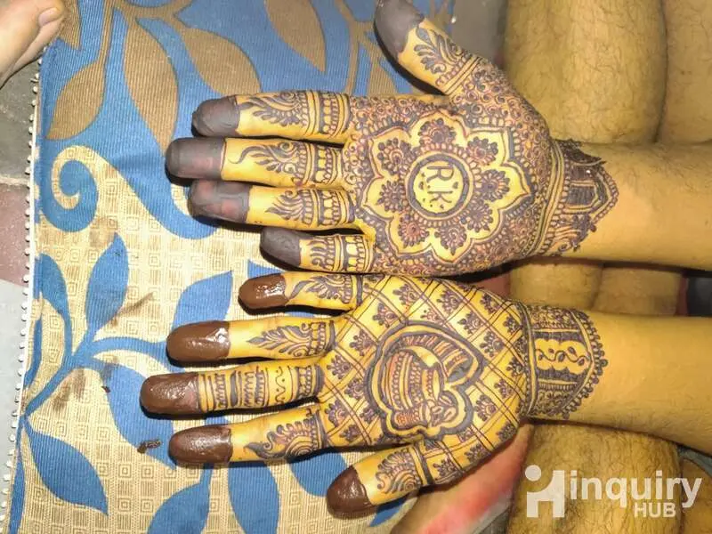 Khushbu Mehandi Artist