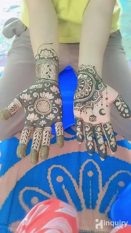 Khushbu Mehandi Artist