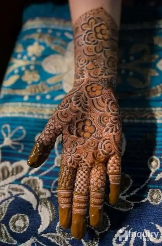 Heena Veda Mehndi Artist
