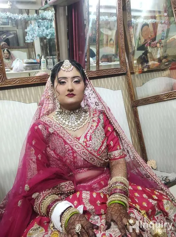 Heenu Makeup Artist