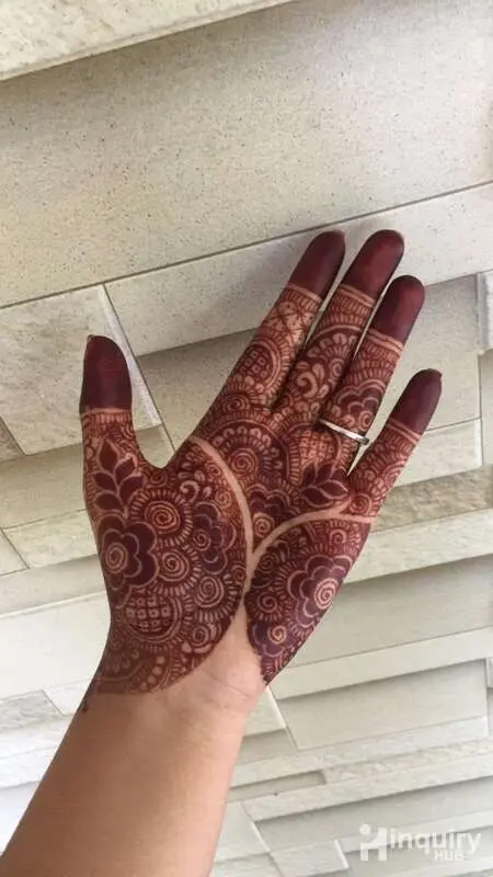 Nazrin Mehndi Artist