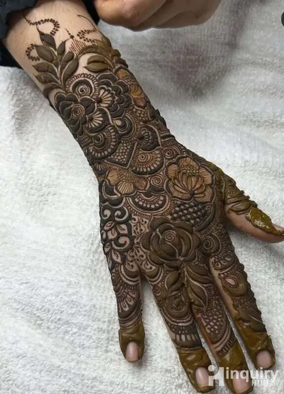 Nazrin Mehndi Artist
