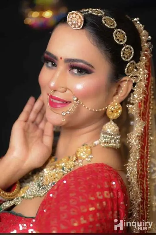 Resa Mekup Artist