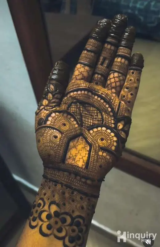 Harshi S Henna