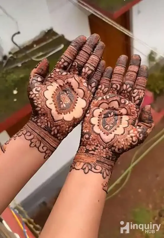 Harshi S Henna
