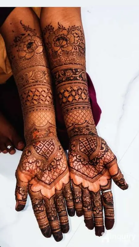 Khushi Mehndi Artist