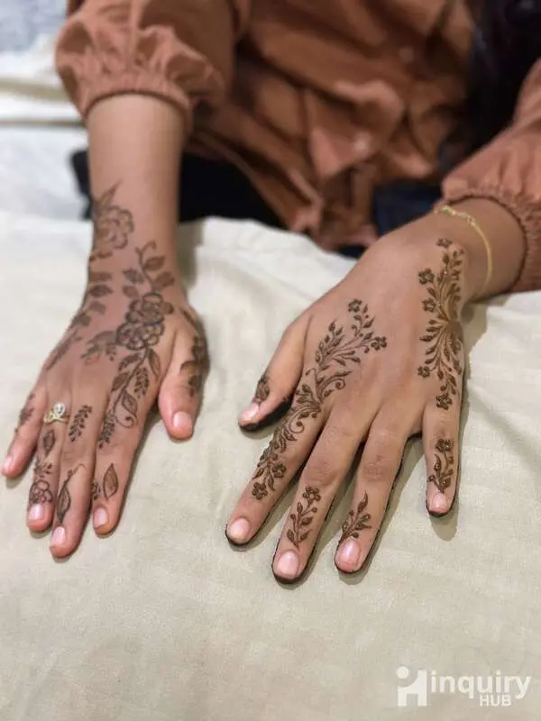 Khushi Mehndi Artist