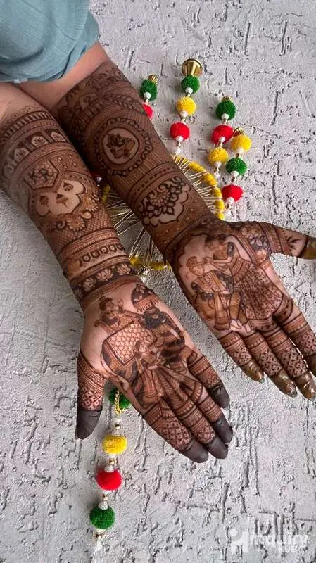 Khushi Mehndi Artist