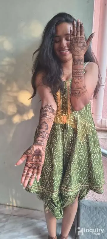 Sakshi Mehndi Artist