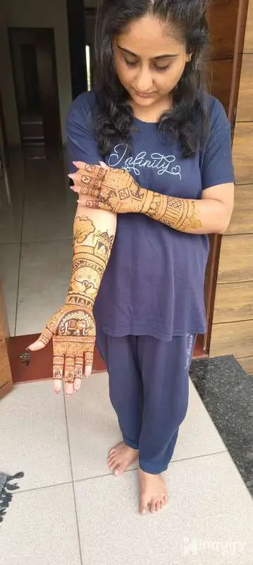 Sakshi Mehndi Artist