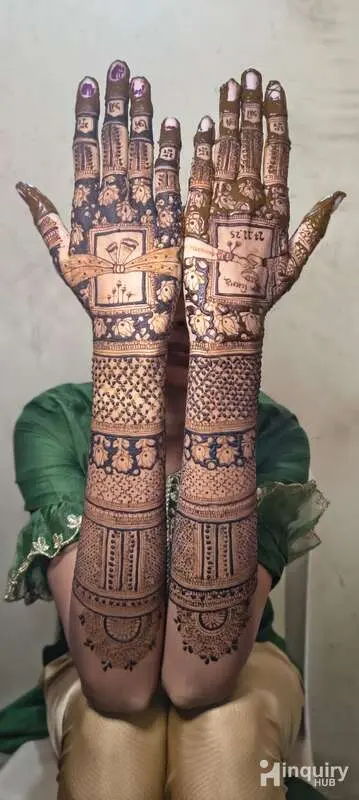 Sakshi Mehndi Artist