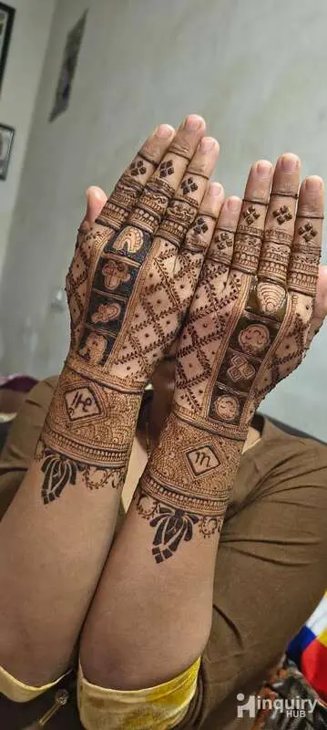 Sakshi Mehndi Artist