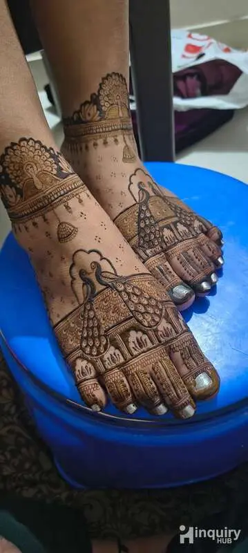 Sakshi Mehndi Artist