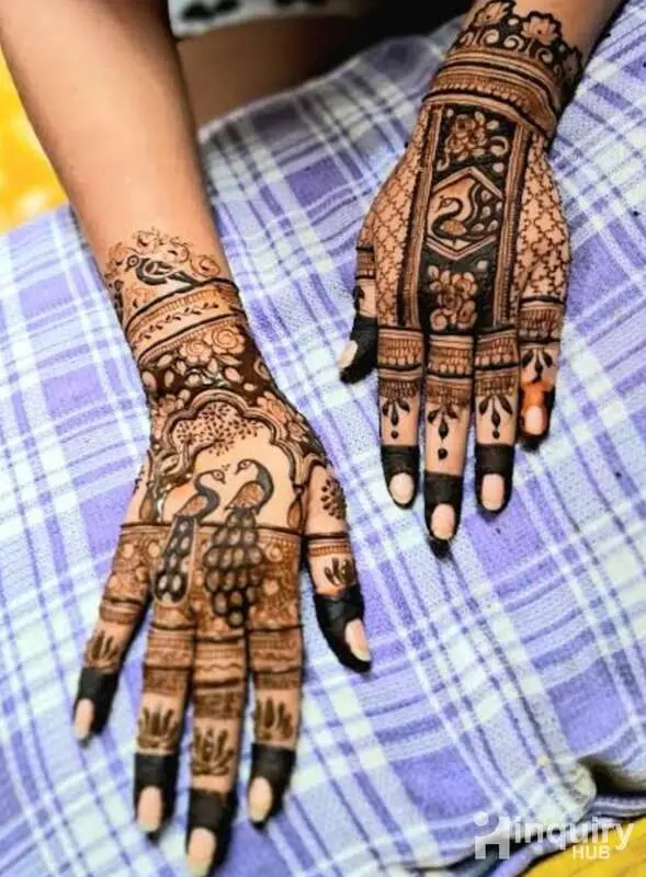 Sakshi Mehndi Artist