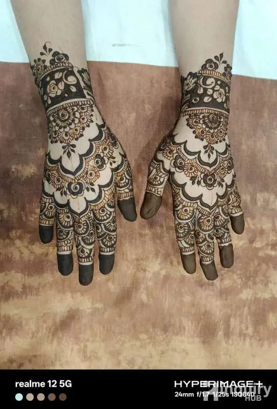 Afreen Mehndi Artist